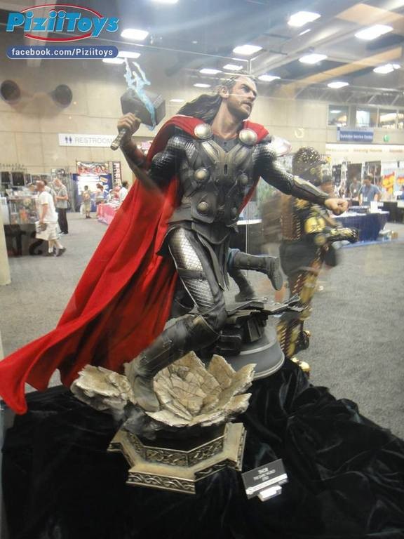 THOR " THE DARK WORLD" Premium format 60