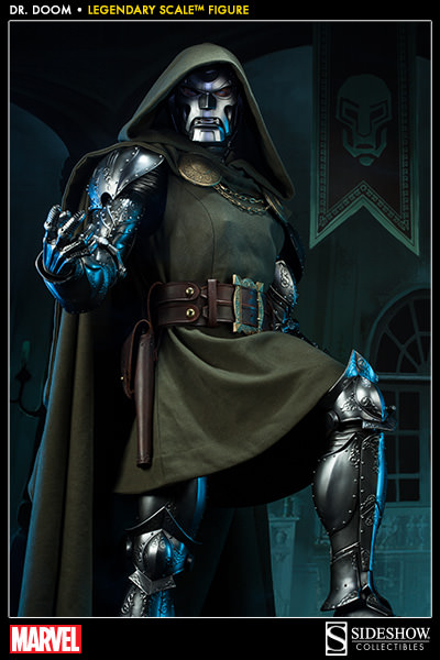 DR DOOM Legendary scale figure 400086-doctor-doom-001