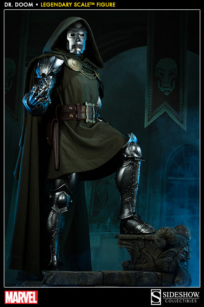 DR DOOM Legendary scale figure 400086-doctor-doom-004