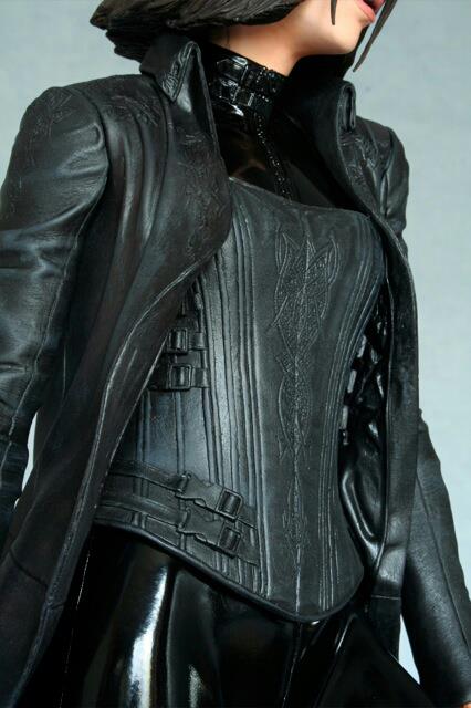 HCG : UNDERWORLD : SELENE STATUE 76517_10151079339578479_2106399791_n