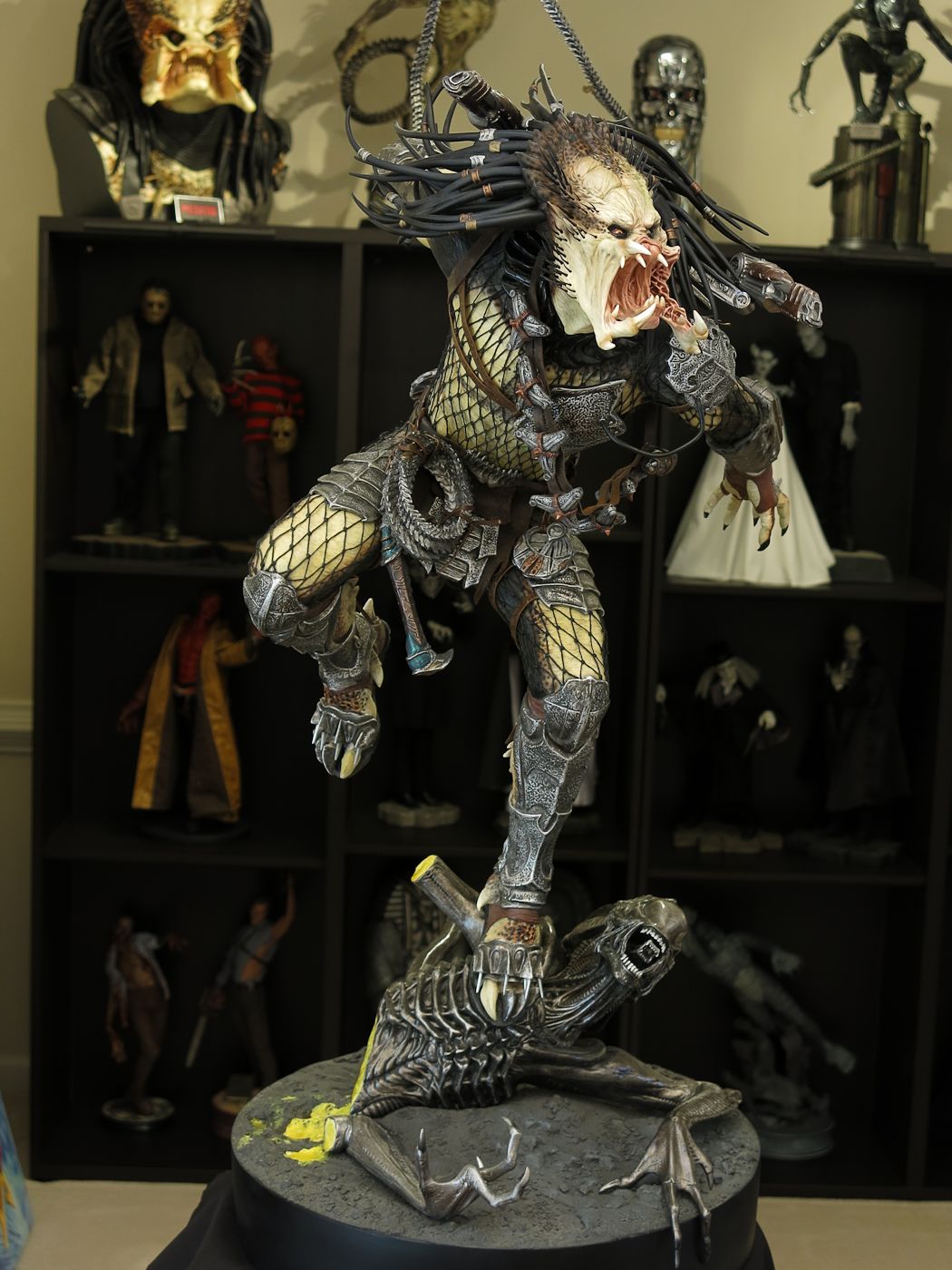 ALIENS VS PREDATORS: WOLF PREDATOR Legendary scale figure 15