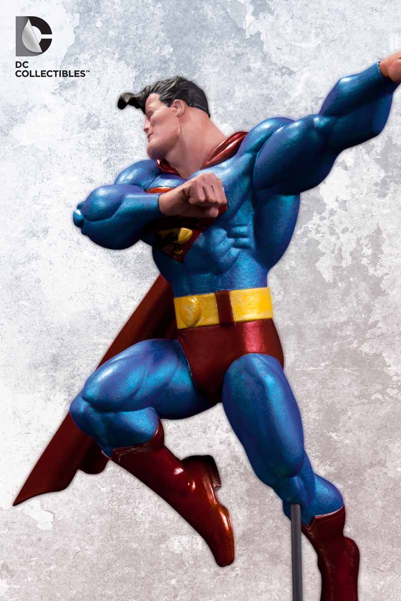 Metallic Superman Statue based on Frank Miller’s art SM_Statue_Miller_2