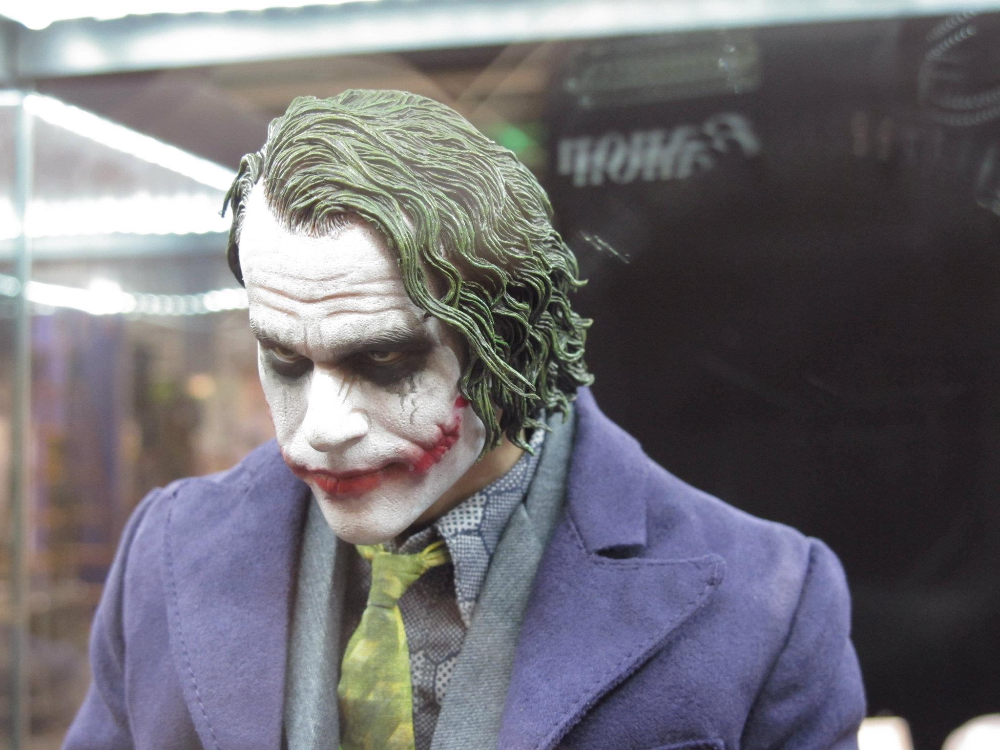 JOKER HEATH LEDGER : ENTERBAY - 1/4 SCALE - Page 2 Prod3