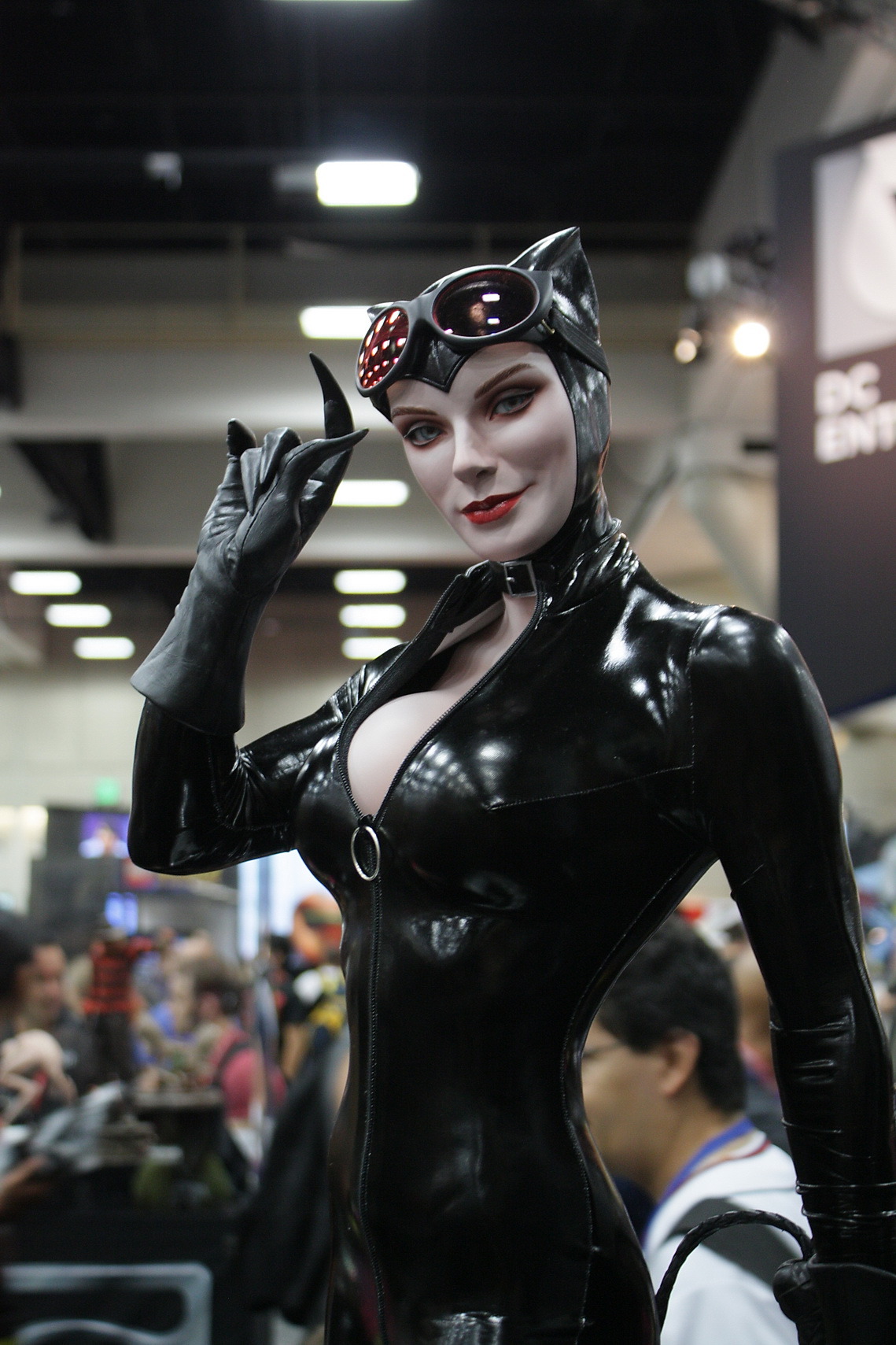 CATWOMAN 'Adam Hughes' Legendary scale figure - Page 2 Cat2