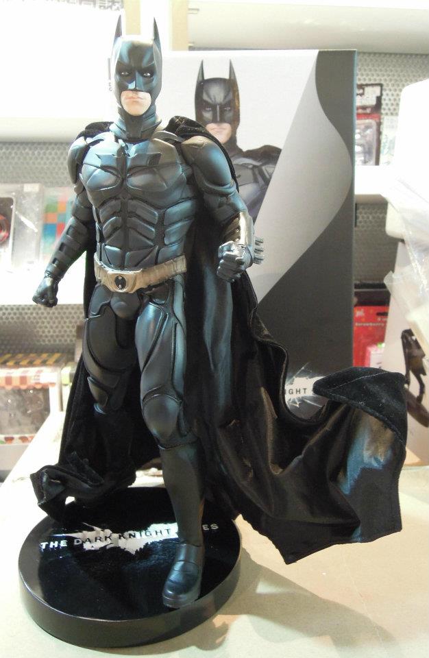 BATMAN THE DARK KNIGHT RISE STATUE 42153310150890683342825