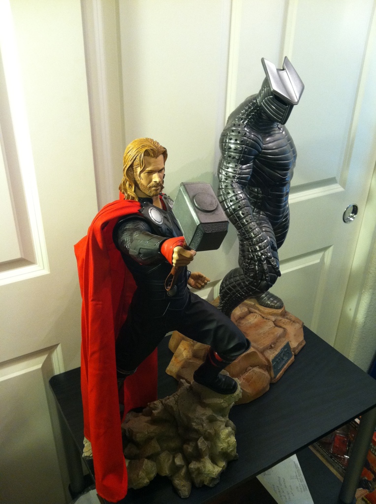 THOR " THE MIGHTY AVENGER " Premium format 23