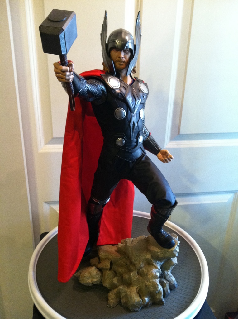 THOR " THE MIGHTY AVENGER " Premium format 7