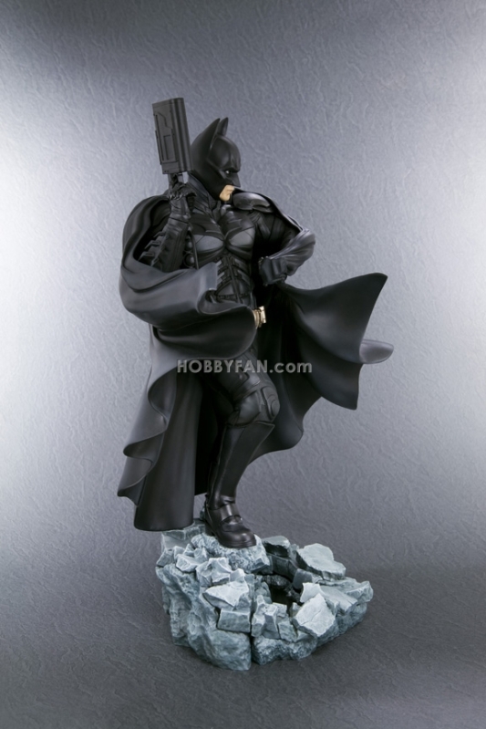 DC COMICS : The Dark Knight Rises Batman ARTFX Statue   Batmandckoto3