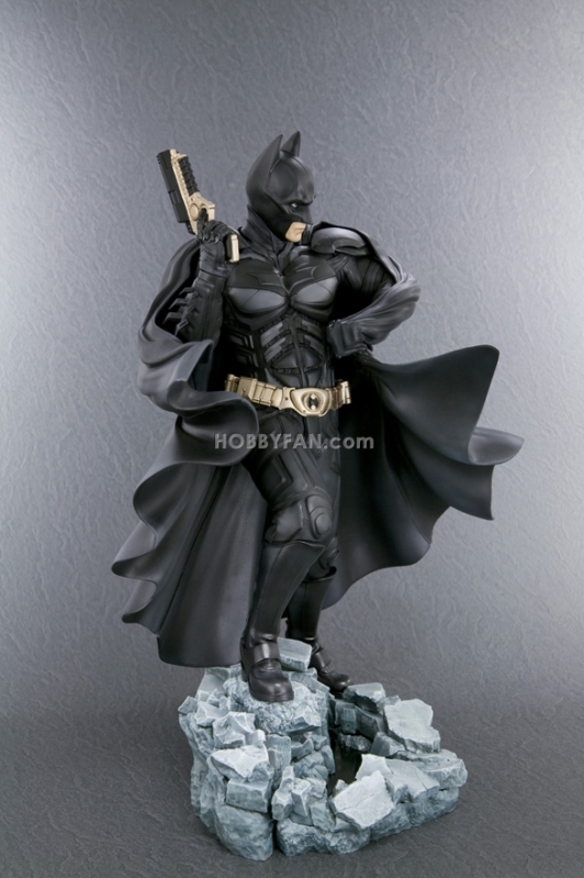 DC COMICS : The Dark Knight Rises Batman ARTFX Statue   Batmandckoto5