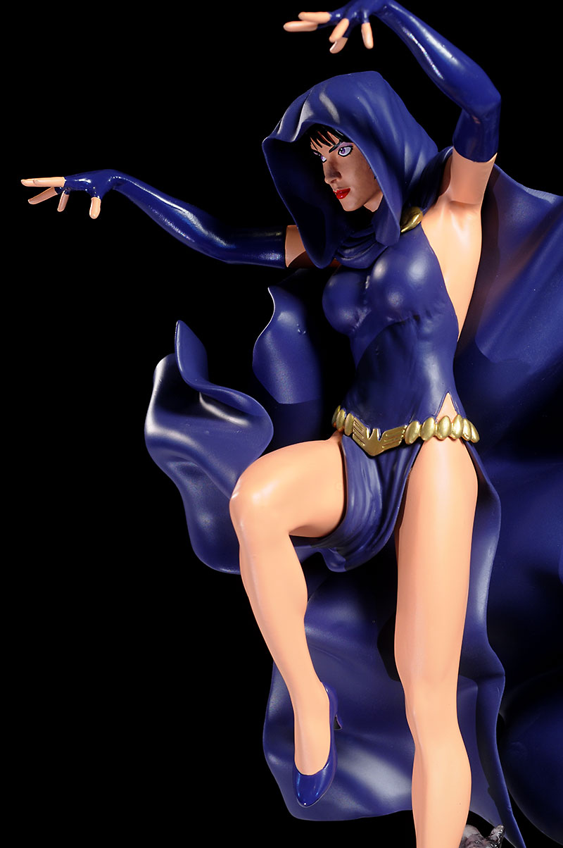 COVER  GIRLS  OF  THE  DC UNIVERSE : RAVEN  - Page 2 Raven_1