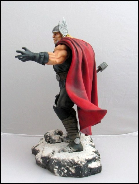 Thor Ages of thunder statue 032