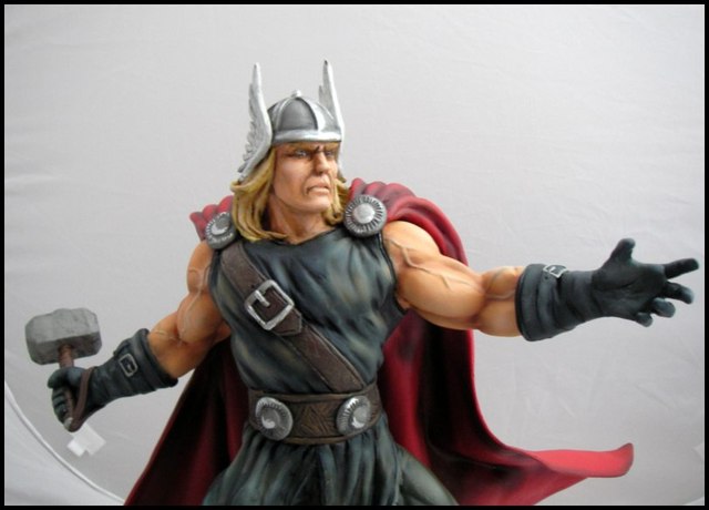 Thor Ages of thunder statue 036