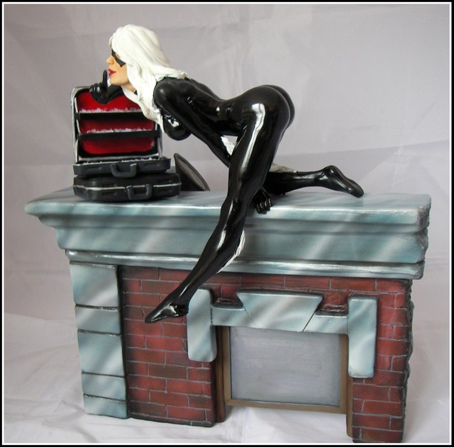 Black cat diorama 176