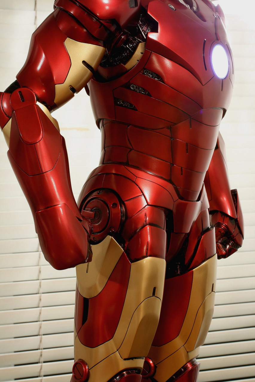 IRON MAN "MARK III " Legendary scale figure - Page 3 7