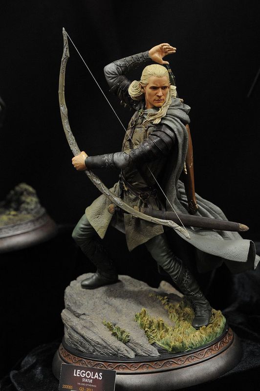 LEGOLAS Polystone statue Legolas_comicon3