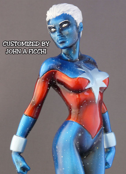 CAPTAIN MARVEL "Phyla-Vell" - Statue - John A.Ficchi Customphylavellestaute3