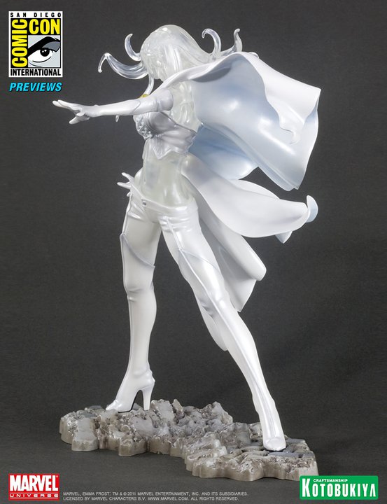 16. Reine Blanche (White Queen) Exclu SDCC 2011 Exclusive_Emma_Frost_3