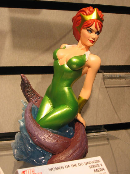 NEWS DC COLLECTIBLES : BUSTES DCU_Mera_Bust