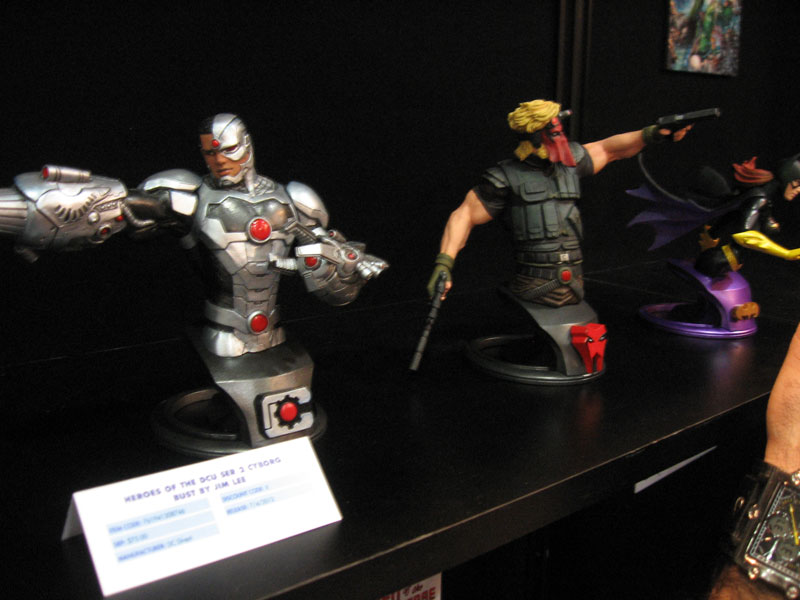 NEWS DC COLLECTIBLES : BUSTES - Page 3 Heroes-of-the-DCU-DC-Direct-01