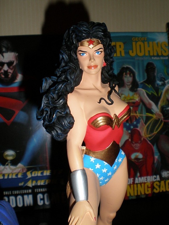 WONDER WOMAN STATUE - TIM BRUCKNER (2000) - PICS! 03tf6