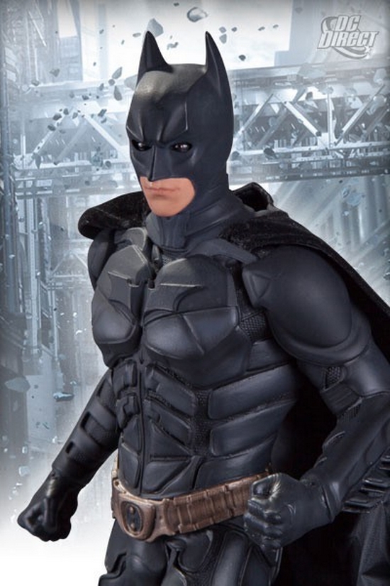 BATMAN THE DARK KNIGHT RISE STATUE DC_Direct_Dark_Knight_Rises_Batman_Statue_Pic_2__Copier_