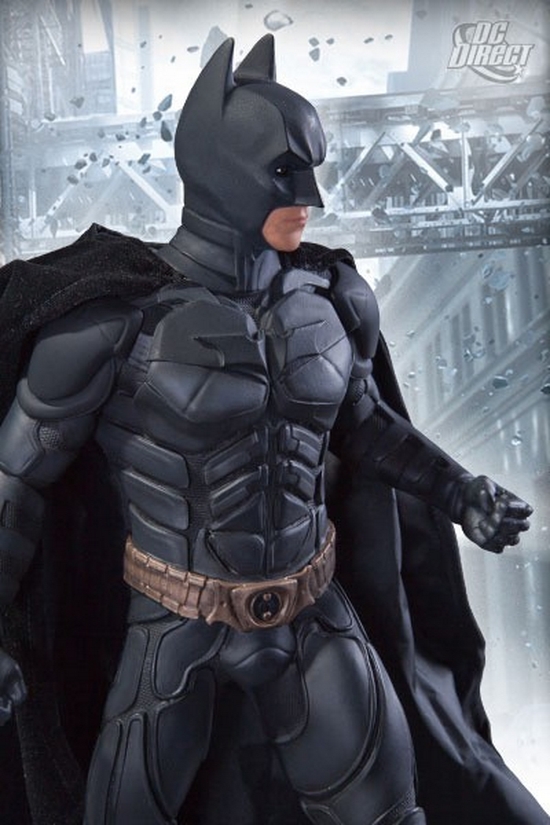 BATMAN THE DARK KNIGHT RISE STATUE DC_Direct_Dark_Knight_Rises_Batman_Statue_Pic_3__Copier_