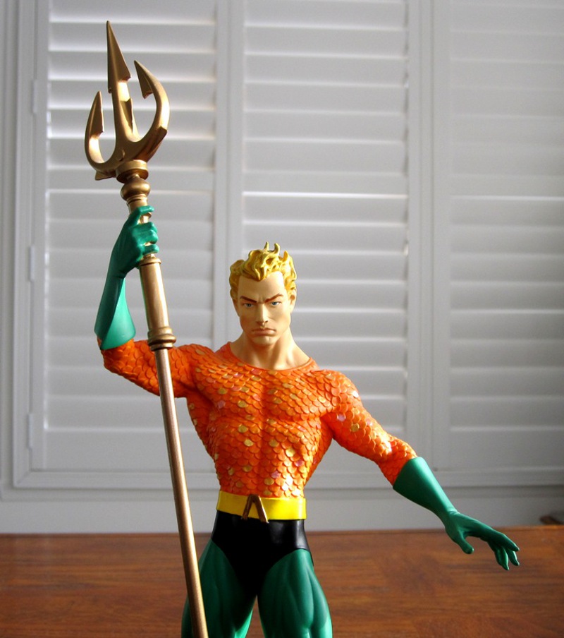 Classic  AQUAMAN  Statue  Aquaman_statue_DC_direct_7
