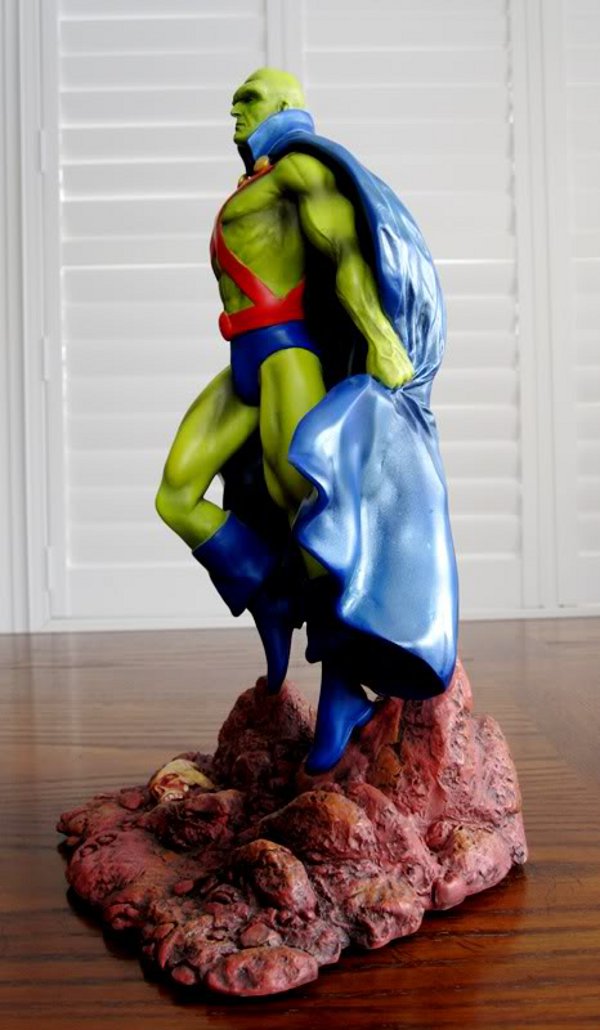 MARTIAN  MANHUNTER  Statue  Martian_manhunter_statue_dc_direct4