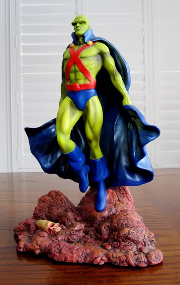 MARTIAN  MANHUNTER  Statue  Martian_manhunter_statue_dc_direct5