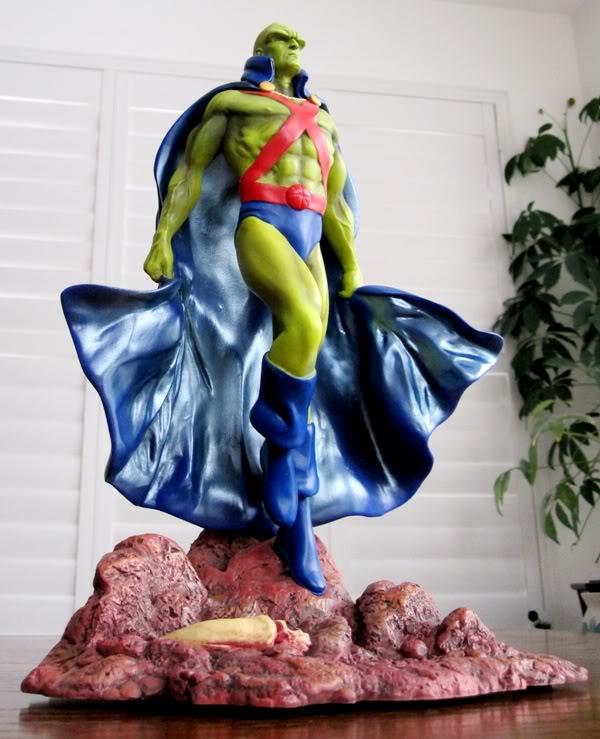 MARTIAN  MANHUNTER  Statue  Martian_manhunter_statue_dc_direct8