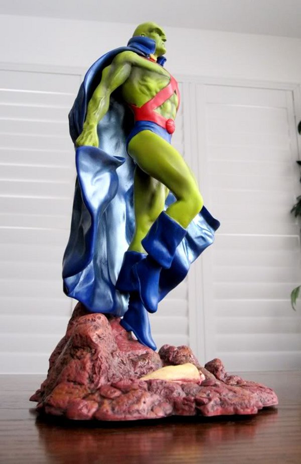 MARTIAN  MANHUNTER  Statue  Martian_manhunter_statue_dc_direct9