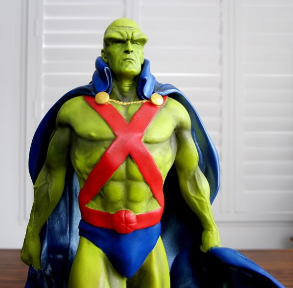 MARTIAN  MANHUNTER  Statue  Martian_manhunter_statue_dc_direct_10