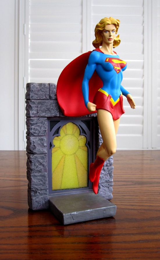 SUPERGIRL STATUE - TIM BRUCKNER (2000) - PICS! Supergirl_statue_DC_direct_Tim_bruckner