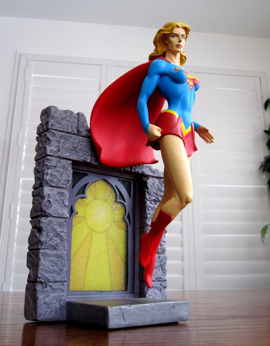 SUPERGIRL STATUE - TIM BRUCKNER (2000) - PICS! Supergirl_statue_DC_direct_Tim_bruckner_10