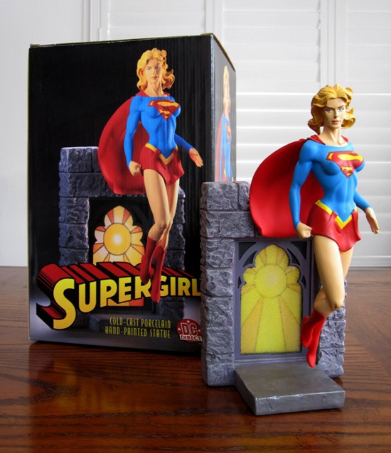 SUPERGIRL STATUE - TIM BRUCKNER (2000) - PICS! Supergirl_statue_DC_direct_Tim_bruckner_15