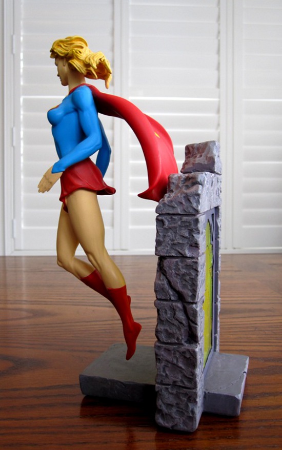 SUPERGIRL STATUE - TIM BRUCKNER (2000) - PICS! Supergirl_statue_DC_direct_Tim_bruckner_5