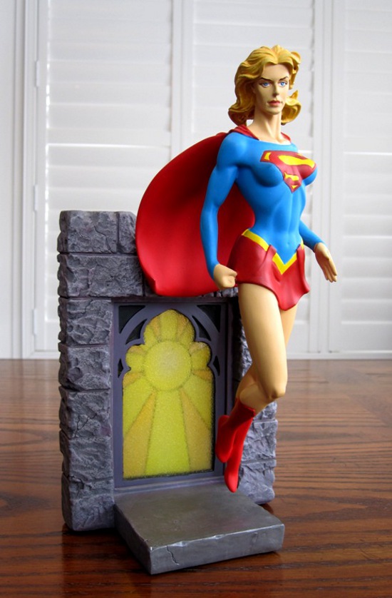 SUPERGIRL STATUE - TIM BRUCKNER (2000) - PICS! Supergirl_statue_DC_direct_Tim_bruckner_8