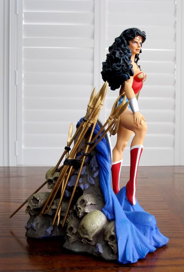 WONDER WOMAN STATUE - TIM BRUCKNER (2000) - PICS! Wonder_woman_bolland_statue_bruckner_5