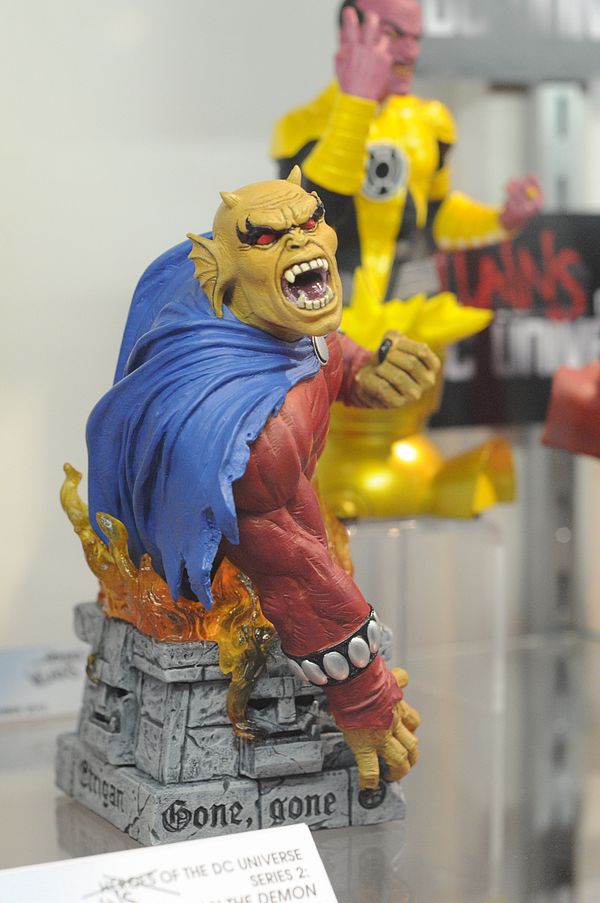 HEROES OF THE DC UNIVERSE : ETRIGAN THE DEMON  (série 2) Sdcc2010_etigan_bust