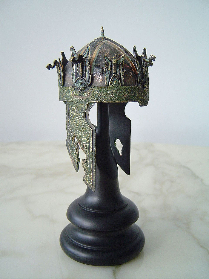 CROWN OF THE KING OF THE DEAD  CROWN_OF_THE_KING_OF_THE_DEAD_WETA_HELM_14