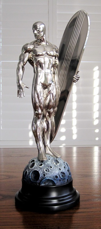 SURFER D'ARGENT "chrome" (Silver Surfer) - Page 2 Silver_surfer_statue_chrome_bowen_13