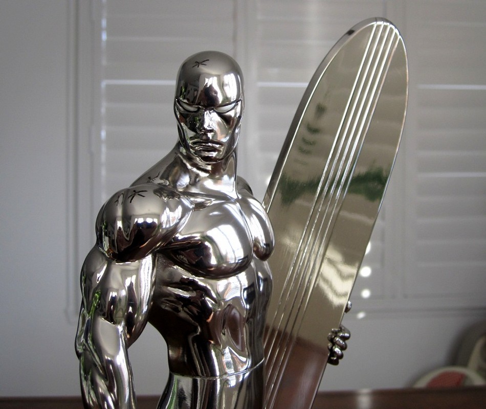 SURFER D'ARGENT "chrome" (Silver Surfer) - Page 2 Silver_surfer_statue_chrome_bowen_5__Copier_