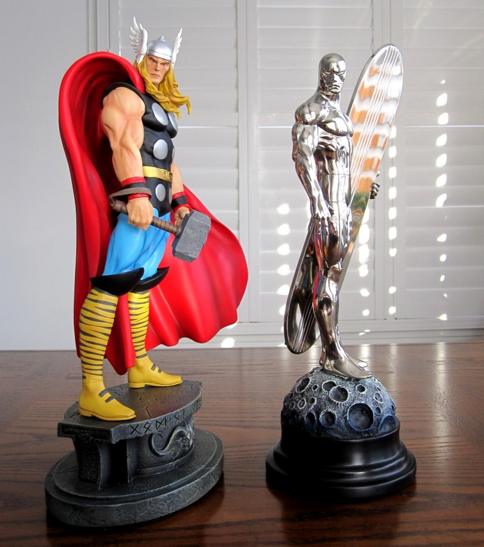 SURFER D'ARGENT "chrome" (Silver Surfer) - Page 2 Silver_surfer_statue_chrome_bowen_9__Copier_