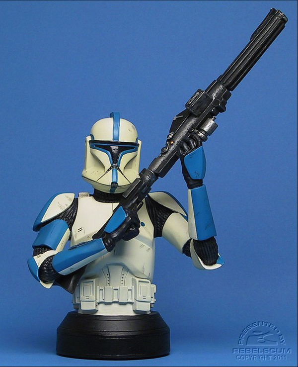 STAR WARS: CLONE LIEUTENANT CONVENTION EXCLUSIVE MINI BUST CLONE_TROOPER_LIEUTENANT_2003_CONVENTION_EXCLUSIVE_MINI_BUST_GENTLE_GIANT