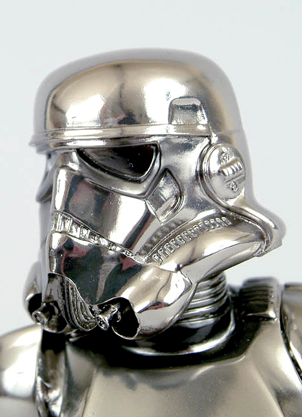 STAR WARS: STORMTROOPER CHROME UK EDITION MINI BUST STORMTROOPER_CHROME_UK_EDITION_MINI_BUST_GENTLE_GIANT_03