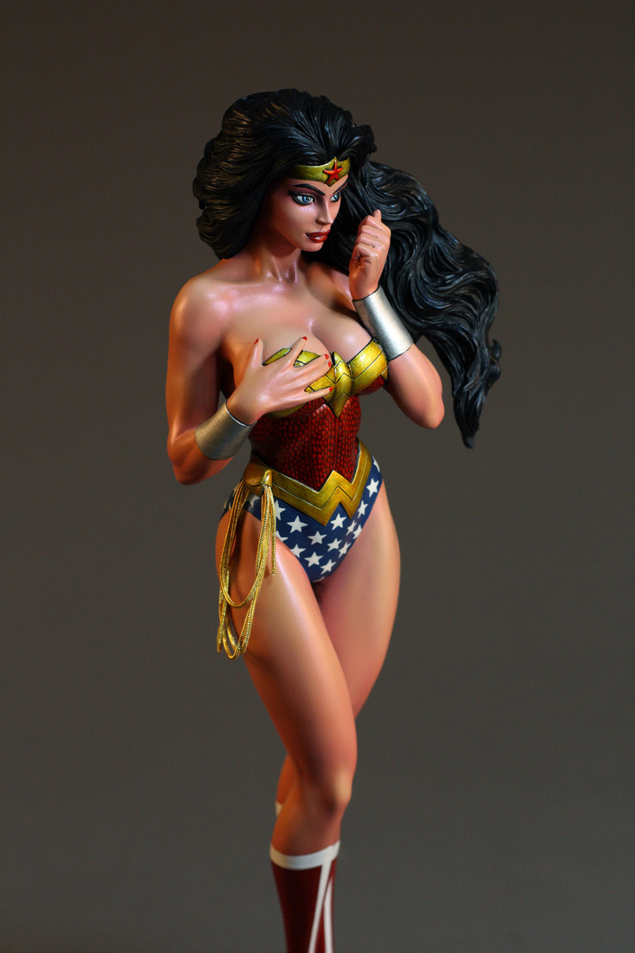 Les travaux de Paul Moore - Page 5 Wonderwoman_custom_paul_moore_6