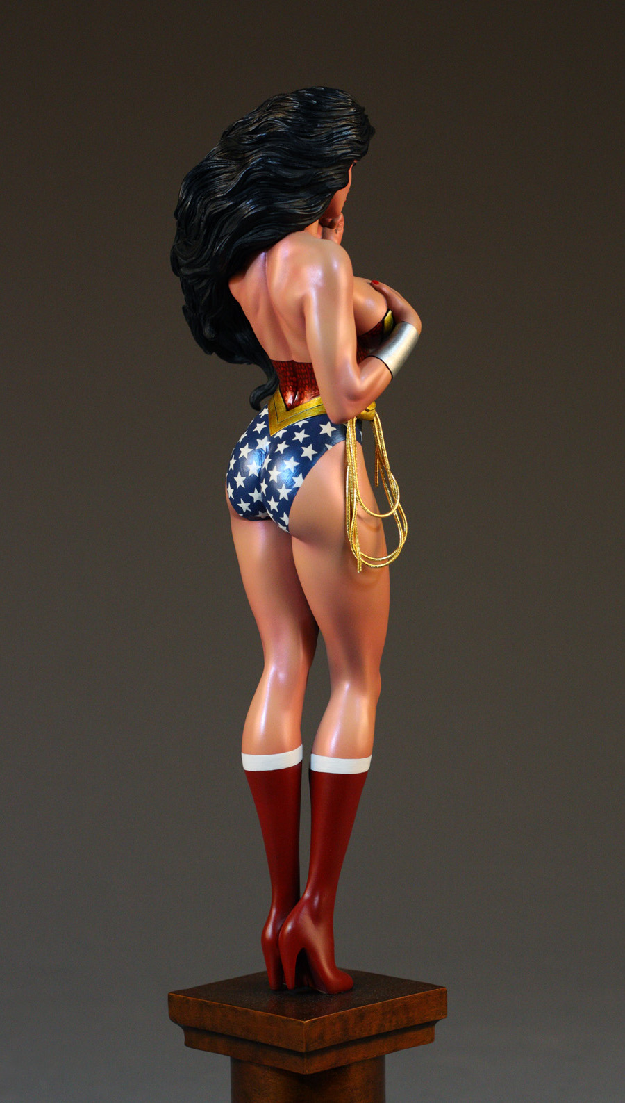 Les travaux de Paul Moore - Page 5 Wonderwoman_custom_paul_moore_9