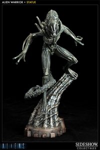 INDEX DE RECHERCHE Alien-Warrior-Statue-Sideshow-01__Copier_