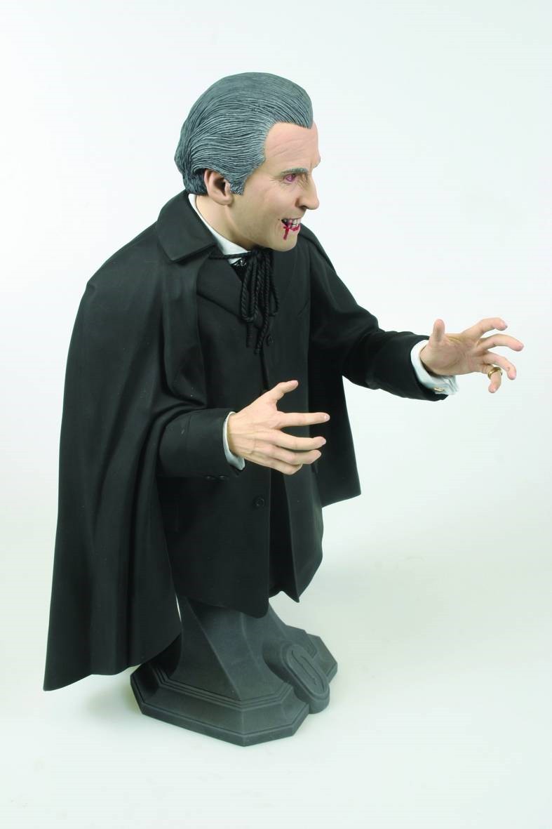 TITAN MERCHANDISE : DRACULA CHRISTOPHER LEE HAMMER BUST  Titan_Hammer_Horror_Dracula_Bust__2