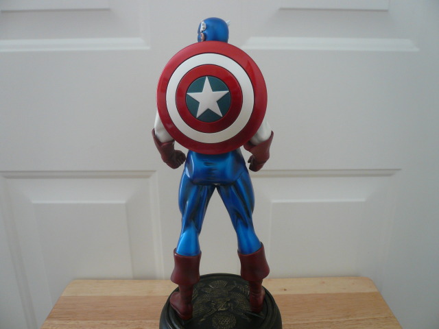 CAPTAIN AMERICA "metallic exclu" CaptainAmericaStatue5